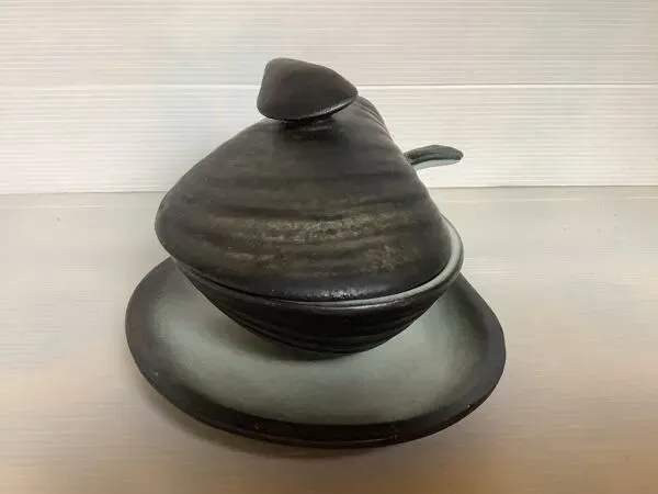 Illustration numéro 3 du produit Saucière en forme de coquillage