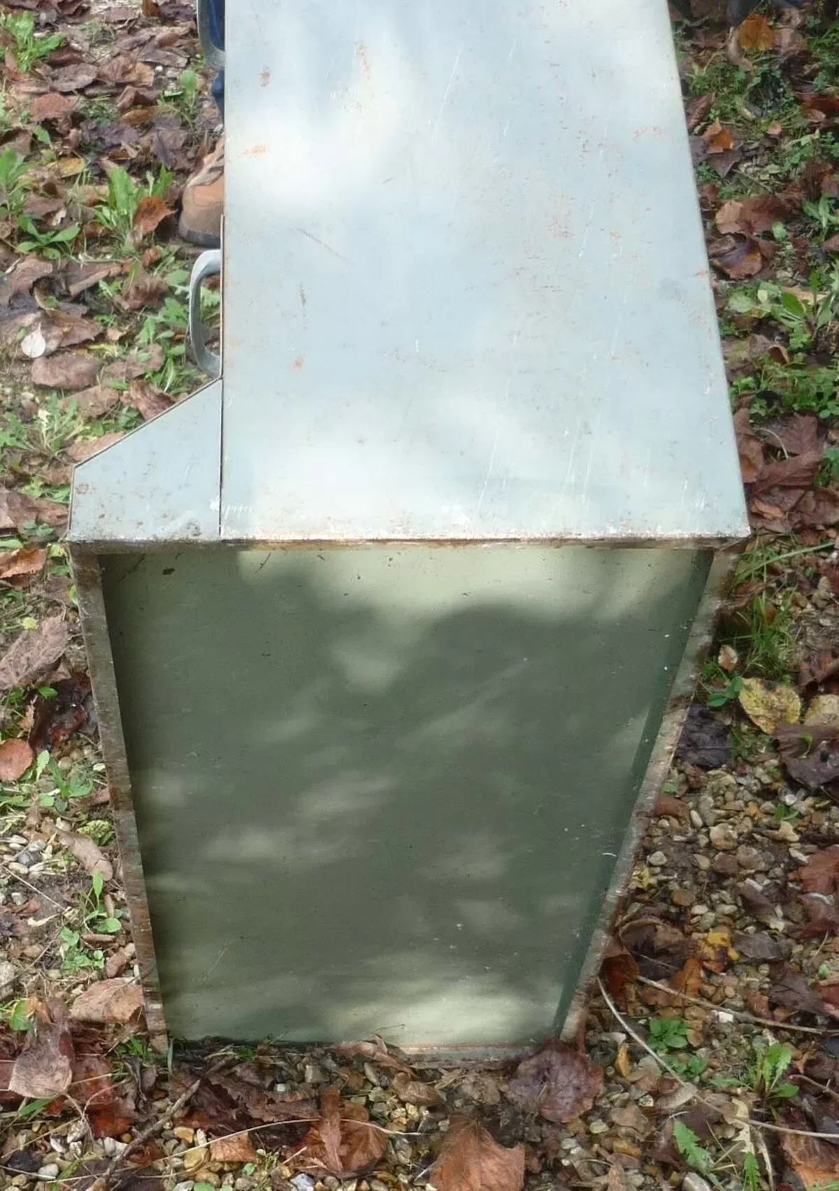 Illustration numéro 3 du produit Meuble d'atelier 4 tiroirs pivotants en fer JEC 1960