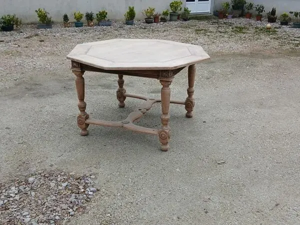 Illustration numéro 3 du produit Table Octogonale Vintage en Bois Brut - Esprit Maison de Famille