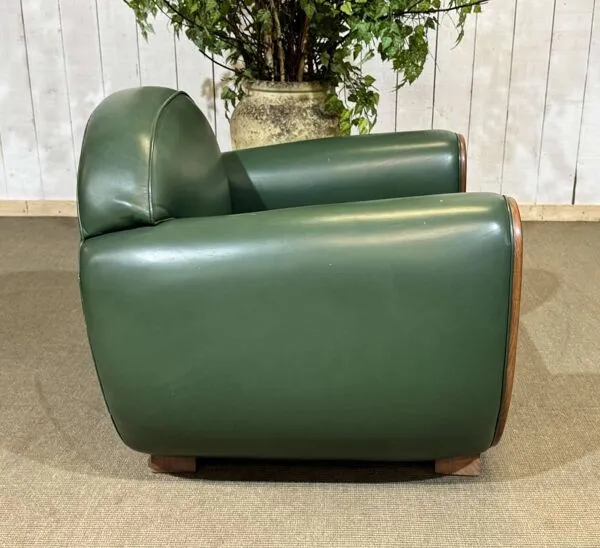 Illustration numéro 3 du produit Fauteuil club style art déco en cuir et hêtre des années 1980