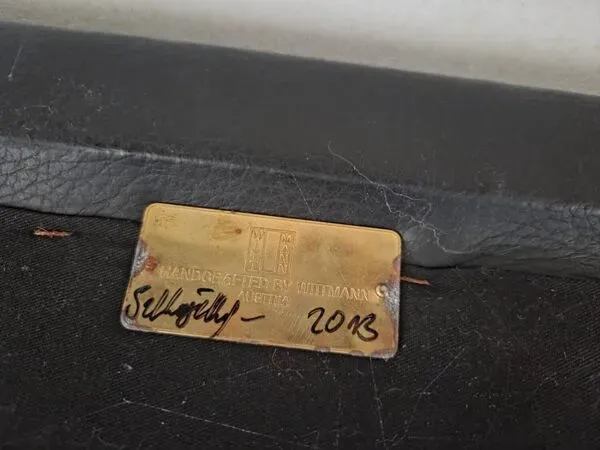 Illustration numéro 3 du produit Banquettes cuir