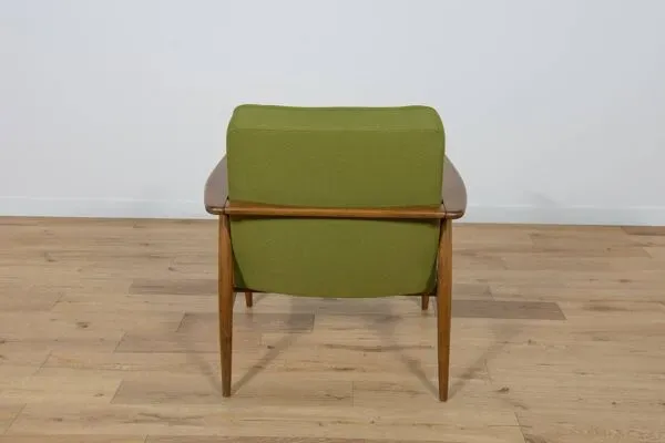 Illustration numéro 3 du produit Fauteuil Modèle 300-192 par Juliusz Kedziorek de Goscinska Furniture Factory, 1970s