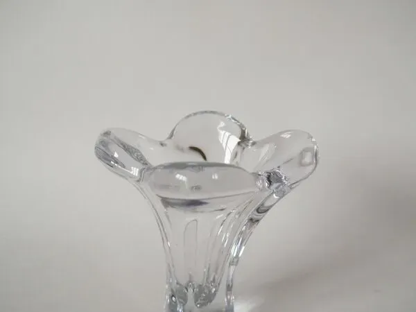 Illustration numéro 3 du produit petit vase corolle en cristal 1950