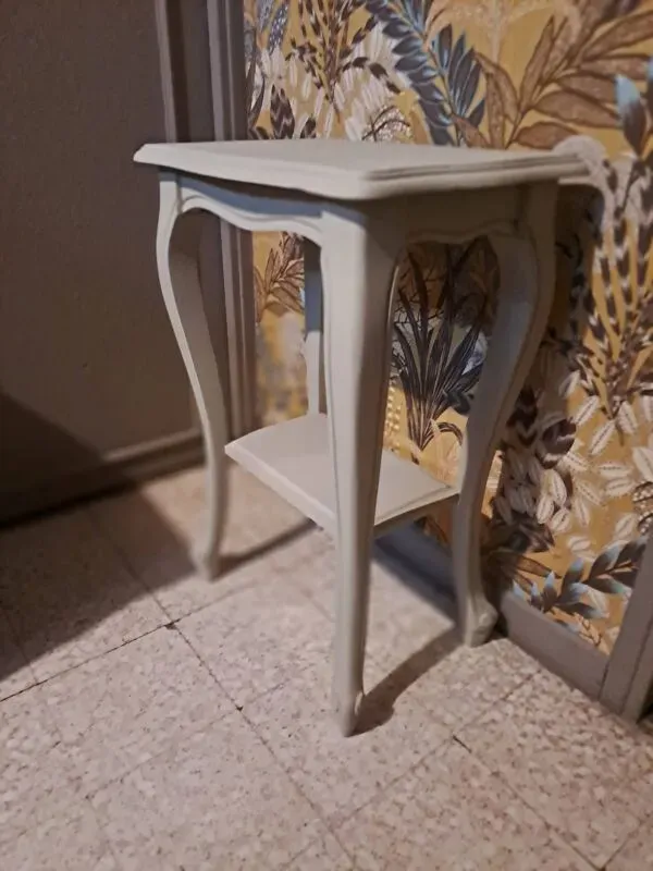 Illustration numéro 3 du produit Console en bois peint coloris gris avec un plateau inférieur 1920