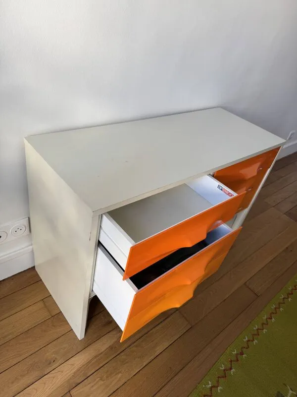 Illustration numéro 3 du produit Commode Raymond Loewy, Série « DF-2000 », c. 1967