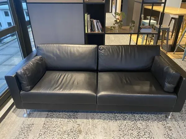 Illustration numéro 3 du produit 2 canapés Vitra Park de Jasper Morrison - En cuir noir