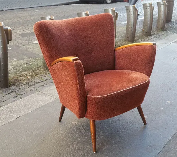 Illustration numéro 3 du produit Fauteuil club années 50 60 rouge