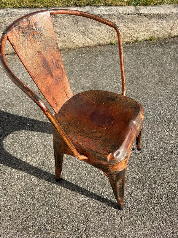 Illustration numéro 3 du produit Fauteuil tolix, en métal