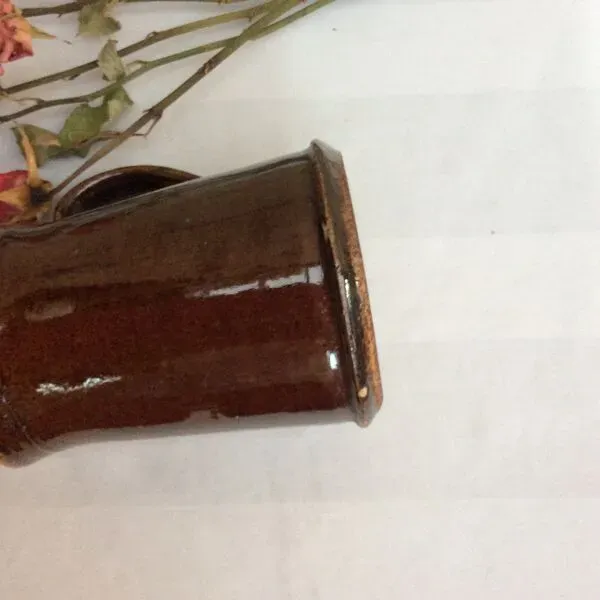 Illustration numéro 3 du produit Pichet  avec bec verseur en grès émaillé années 50