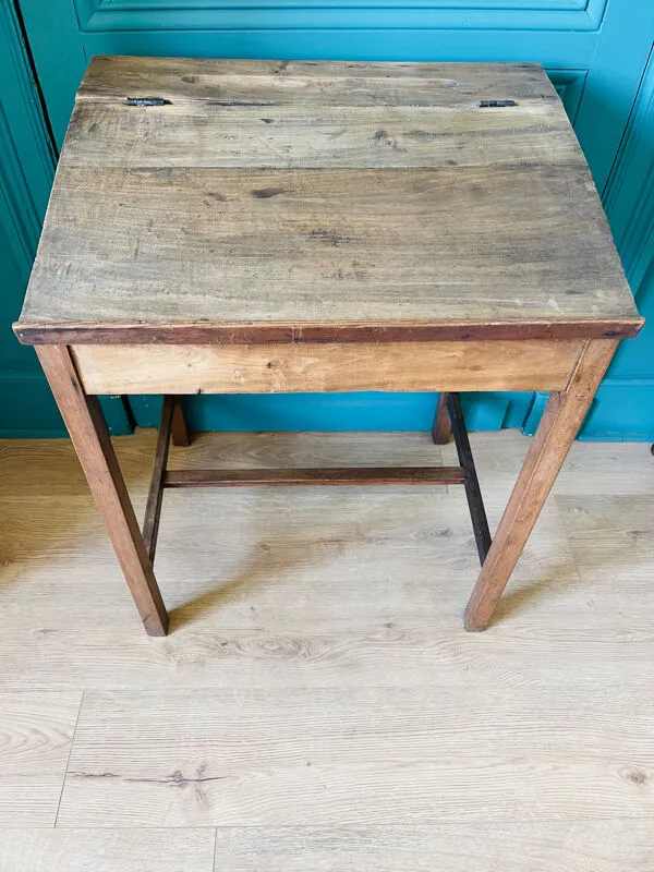 Illustration numéro 3 du produit Pupitre de maître d’école ancien