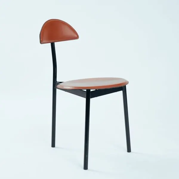 Illustration numéro 3 du produit 6 chaises trépied en cuir Linea Veam, Italie, années 1980