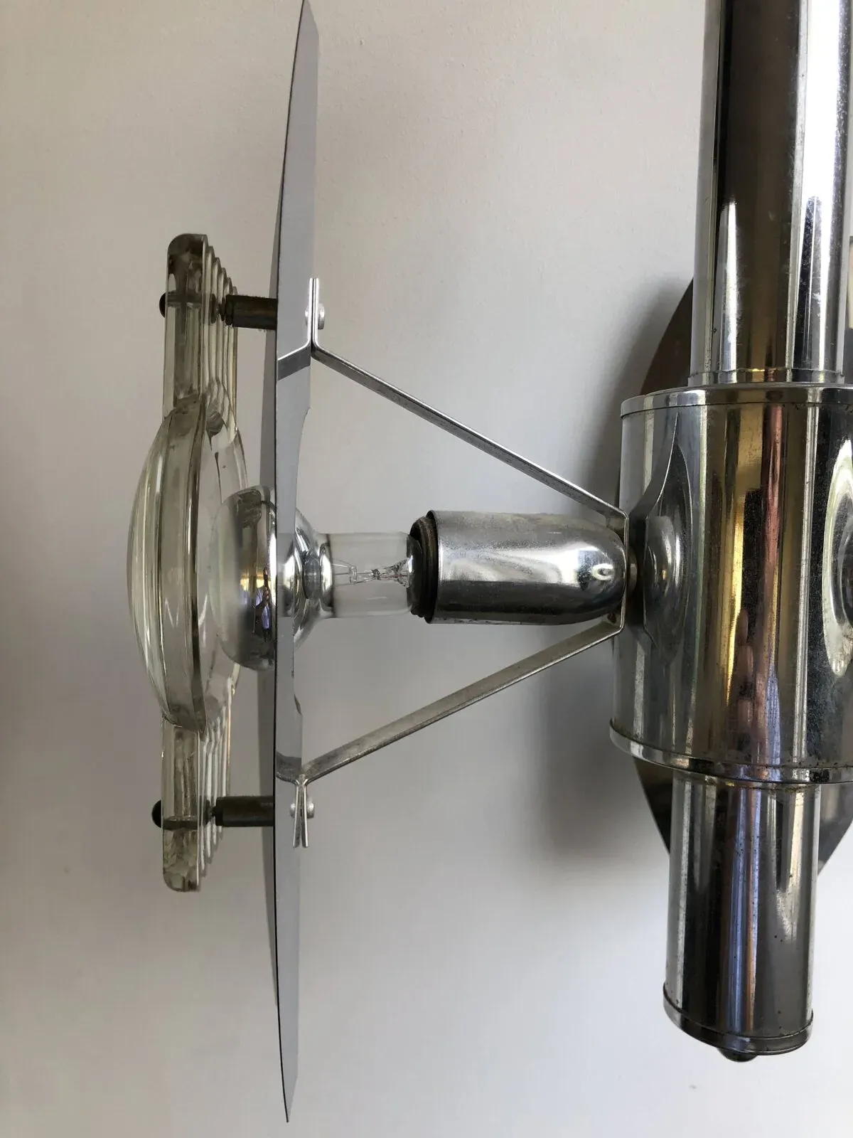 Illustration numéro 3 du produit Lustre vintage en inox et verre moulé – design Space Age, années 70