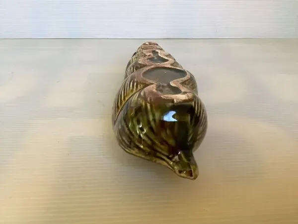 Illustration numéro 3 du produit Cendrier long coquillage barbotine