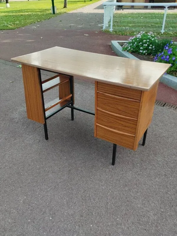 Illustration numéro 3 du produit Bureau ancien vintage design