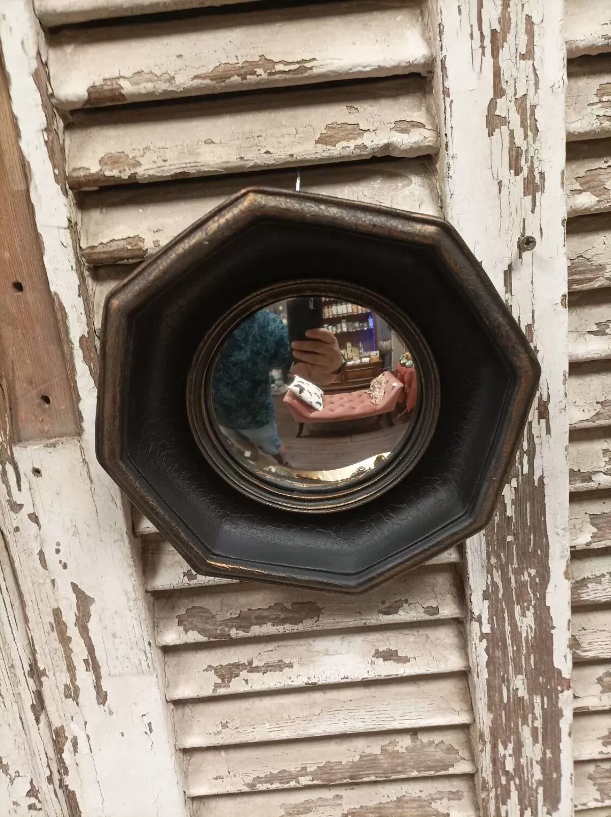 Illustration numéro 3 du produit Miroir convexe hexagonal 19 cm