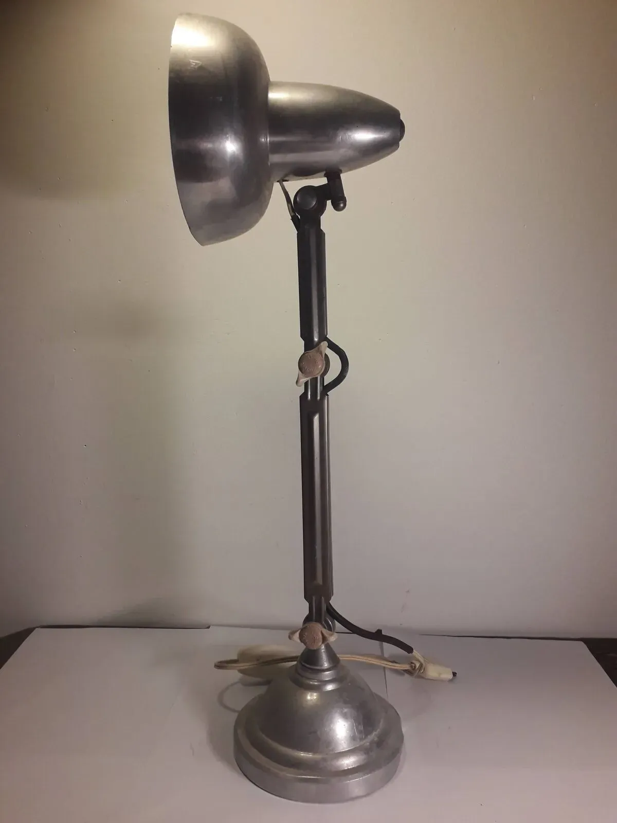 Illustration numéro 3 du produit Lampe Superchrome
