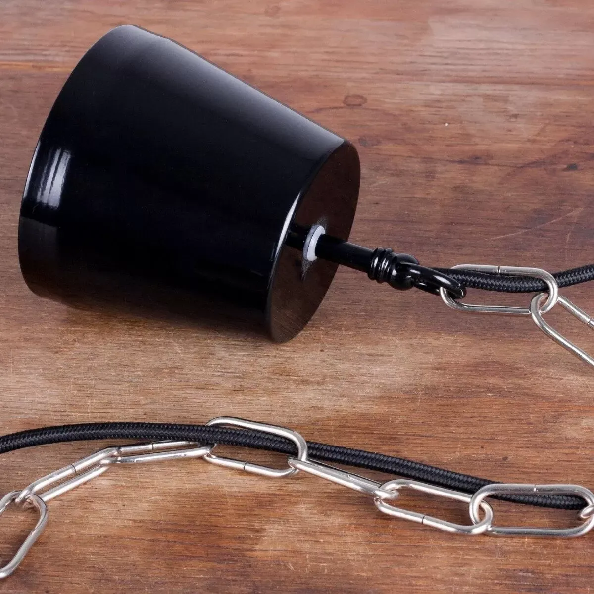 Illustration numéro 3 du produit Industrial enamel lamp with glass and cast iron, Poland, 1960s