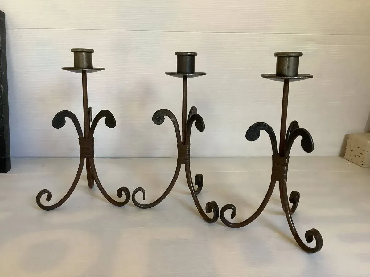 Illustration numéro 3 du produit Trio de bougeoirs en fer forgé