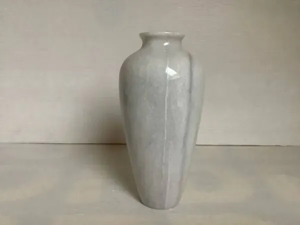 Illustration numéro 3 du produit Vase en marbre