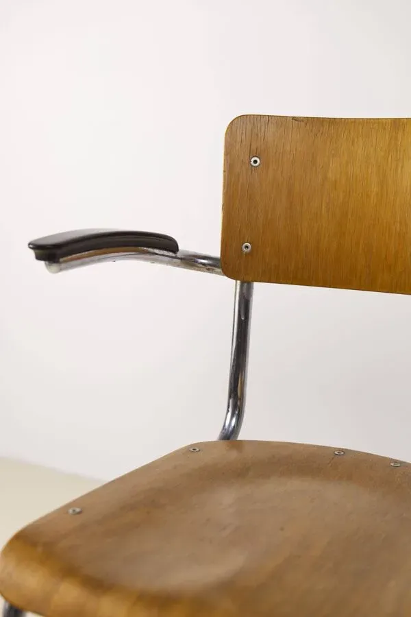 Illustration numéro 3 du produit fauteuil 'bauhaus' des débuts