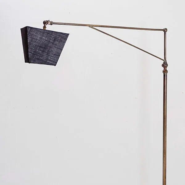 Illustration numéro 3 du produit Lampadaire industriel milieu du siècle