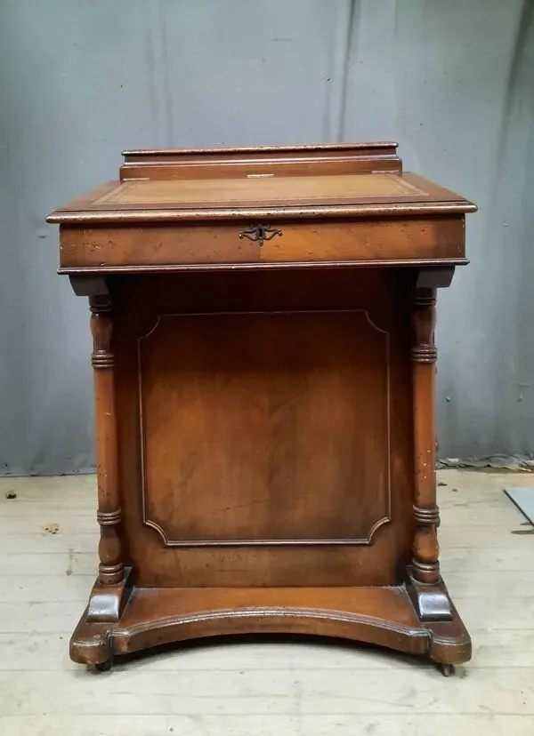 Illustration numéro 3 du produit Bureau  Deavenport   en acajou