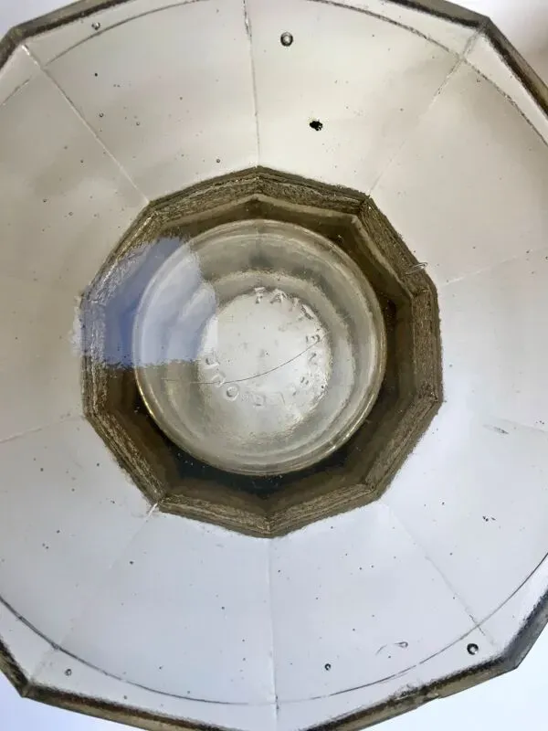 Illustration numéro 3 du produit Vase en verre fumé moulé et soufflé made in belgium années 60-70