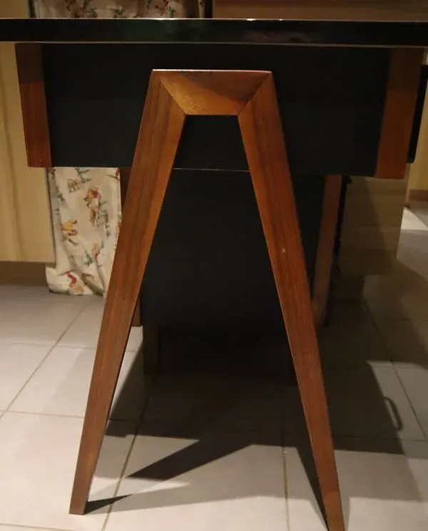 Illustration numéro 3 du produit Bureau rétro vintage industriel