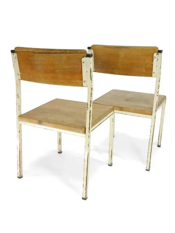 Illustration numéro 3 du produit Paire de chaises d'école