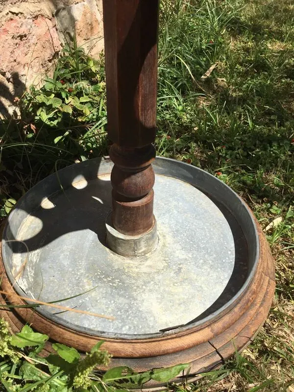 Illustration numéro 3 du produit Portemanteau sur pied chêne et zinc