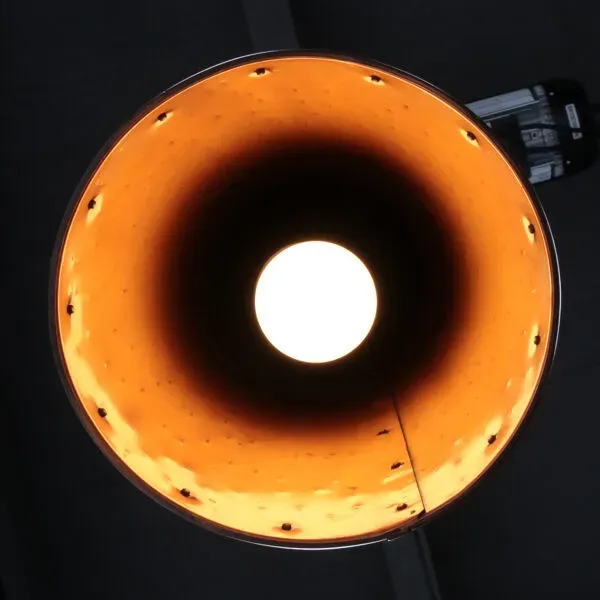 Illustration numéro 3 du produit Lampe suspendue en cuivre martelé à la main danoise par E.S Horn Aalestrup, années 1950.