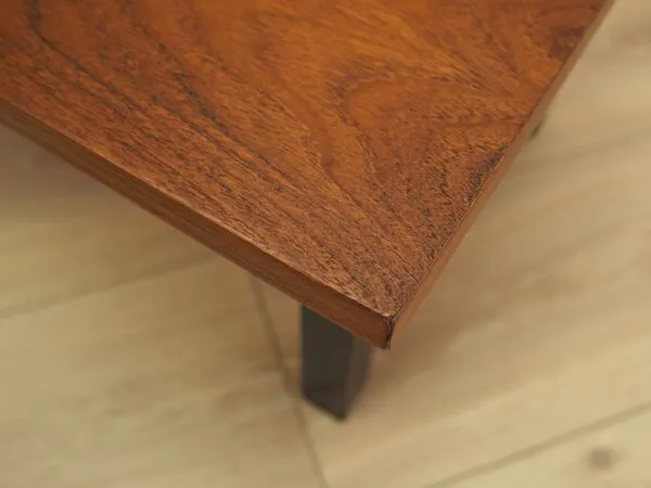 Illustration numéro 3 du produit Table basse en teck danois avec base en métal, années 1960