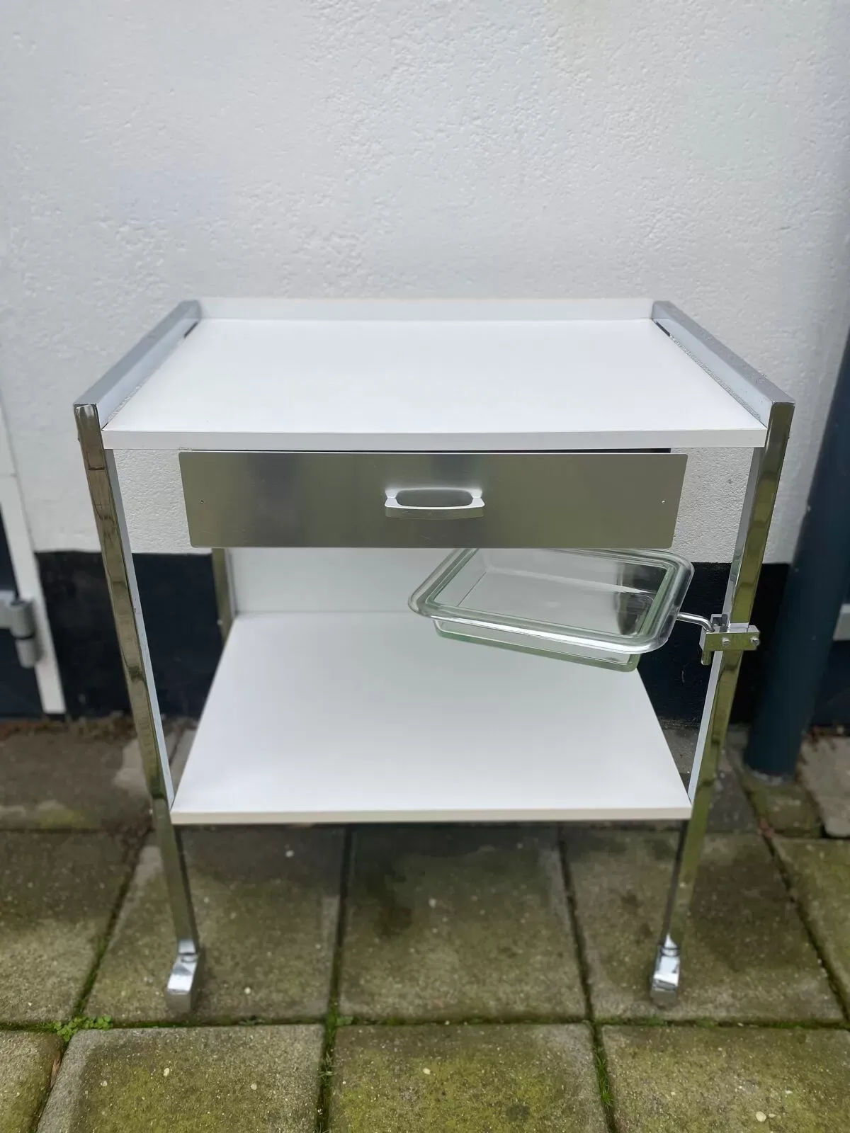 Illustration numéro 3 du produit Chariot industriel vintage