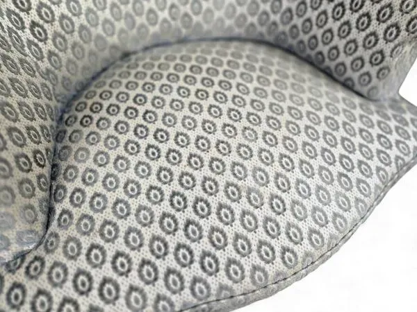 Illustration numéro 3 du produit Fauteuil crapaud vintage en tissu gris