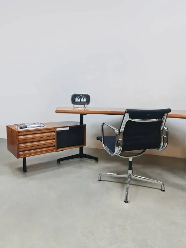 Illustration numéro 3 du produit Chaise de bureau vintage en aluminium EA108 Charles Eames Vitra