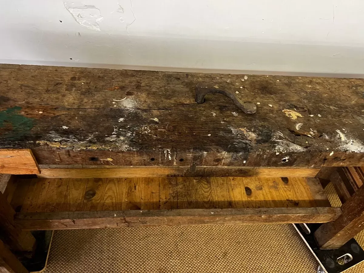 Illustration numéro 3 du produit Ancien établi en bois vintage