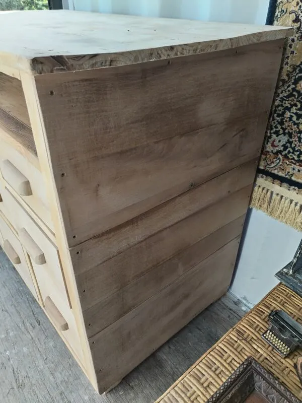 Illustration numéro 3 du produit Meuble de métier