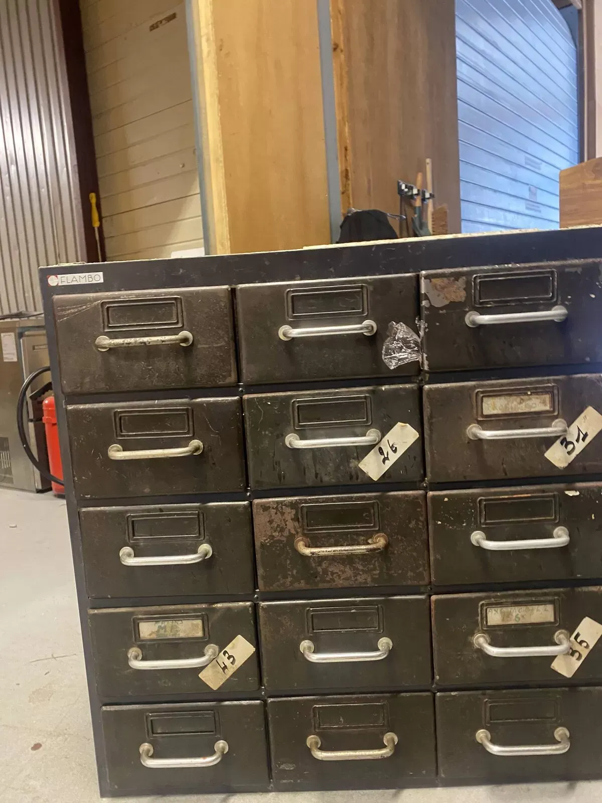 Illustration numéro 3 du produit Meubles tiroir flambo