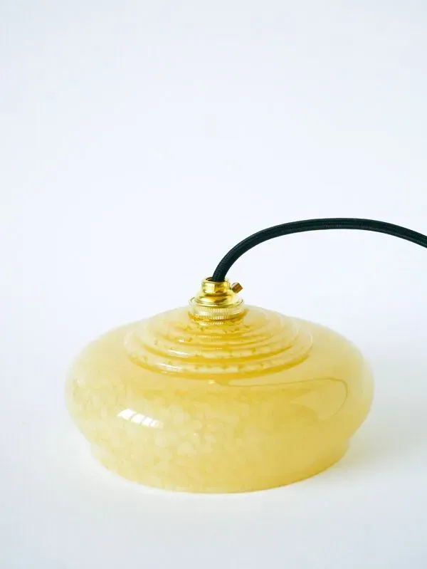 Illustration numéro 3 du produit Suspension en verre de Clichy jaune, 1930