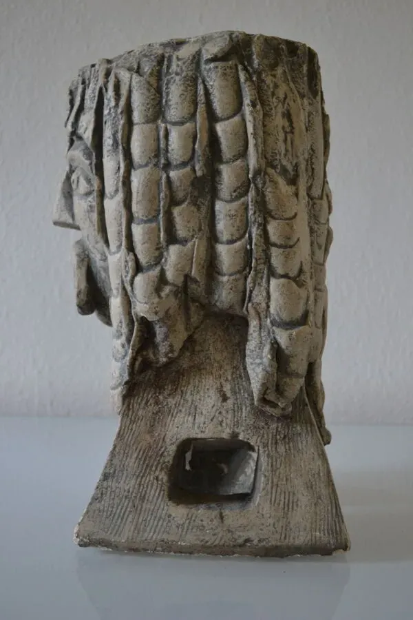 Illustration numéro 3 du produit Lampe sculpture tete gaulois signee Mazoyer 1977