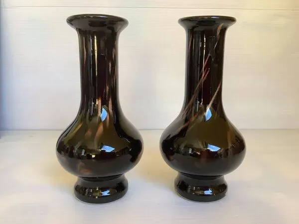 Illustration numéro 3 du produit Paire de vases Murano noir et doré