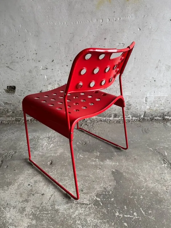 Illustration numéro 3 du produit Chaise Omstak rouge par Rodney Kinsman pour Bieffeplast (1980)