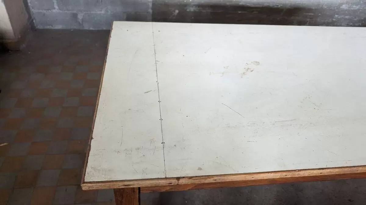 Illustration numéro 3 du produit Table de ferme