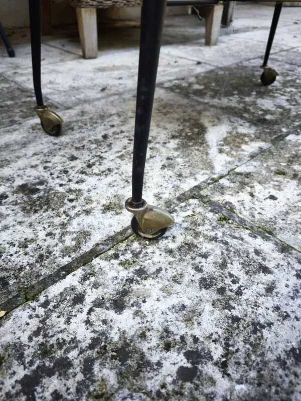 Illustration numéro 3 du produit Rare table d'appoint vintage 60's / 70's - Design industriel rétro