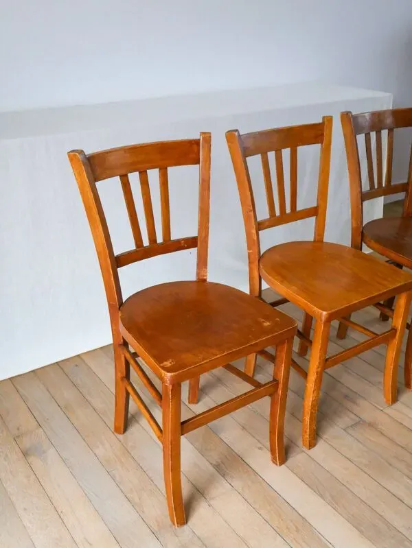 Illustration numéro 3 du produit Ensemble de 3 chaises bistrot en bois 1950