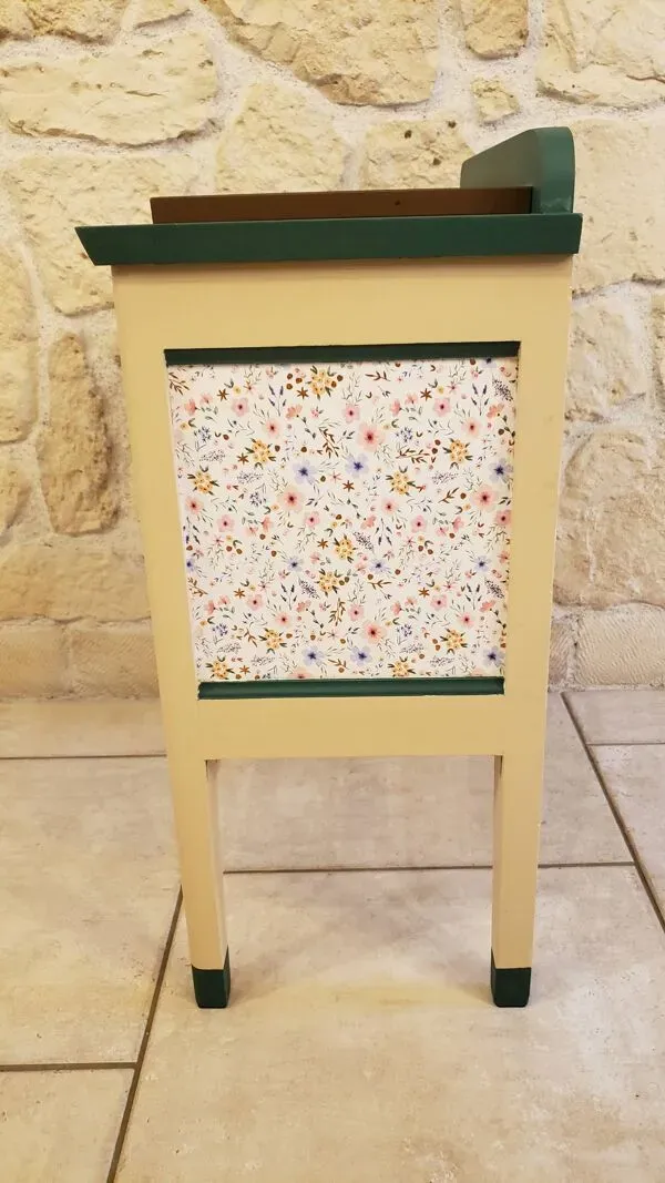 Illustration numéro 3 du produit Chevet - Table de nuit vintage relooké