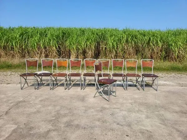 Illustration numéro 3 du produit Ensemble de 10 chaises de salle à manger bistro tubulaires en chêne de style industriel vintage