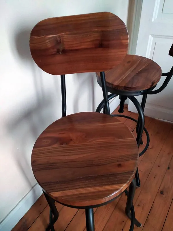 Illustration numéro 3 du produit Lot de deux tabourets de bar bois et métal style industriel