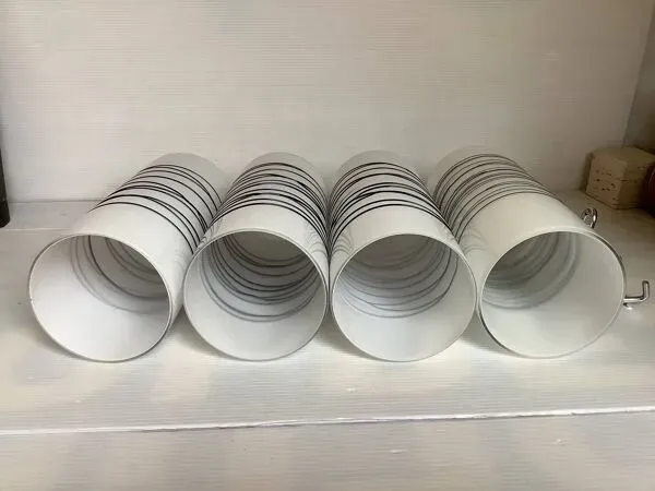 Illustration numéro 3 du produit Quatre globes tulipes Murano pour suspension cascade