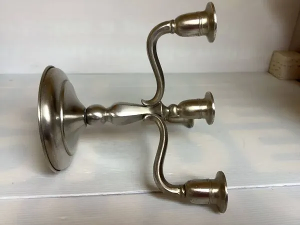 Illustration numéro 3 du produit Chandelier bougeoir 4 feux argenté en métal